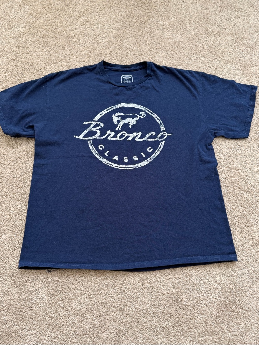 Ford Bronco graphic t-shirt distressed "Bronco Classic" Large